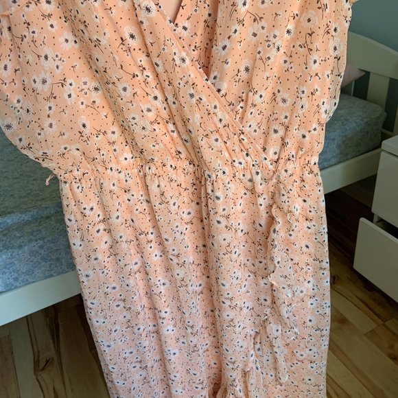 Lauren Conrad CUTE summer wrap peach floral dress - Picture 3 of 5